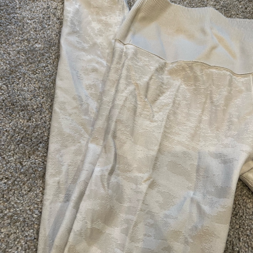 FABLETICS LEGGINGS - Picture 2 of 3